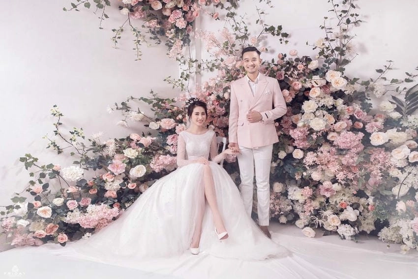 Background ảnh cưới tone trắng tinh khôi và nhẹ nhàng