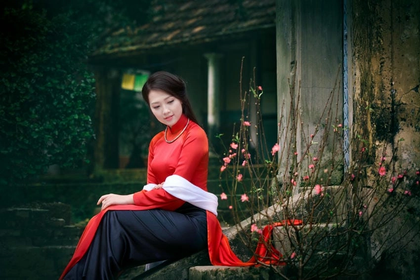 Background áo dài vintage mang phong cách cổ điển