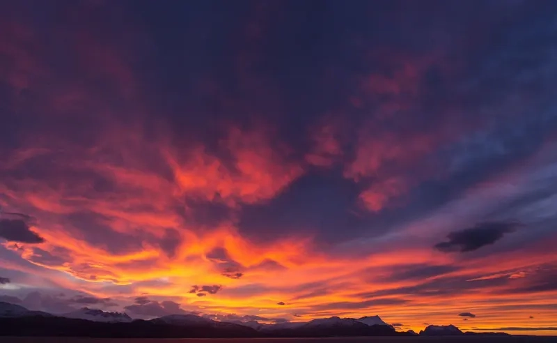 Làm mới màn hình với background bầu trời hoàng hôn cho điện thoại