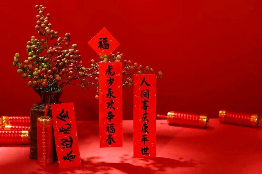 Background câu đối hiện đại kết hợp truyền thống và sáng tạo