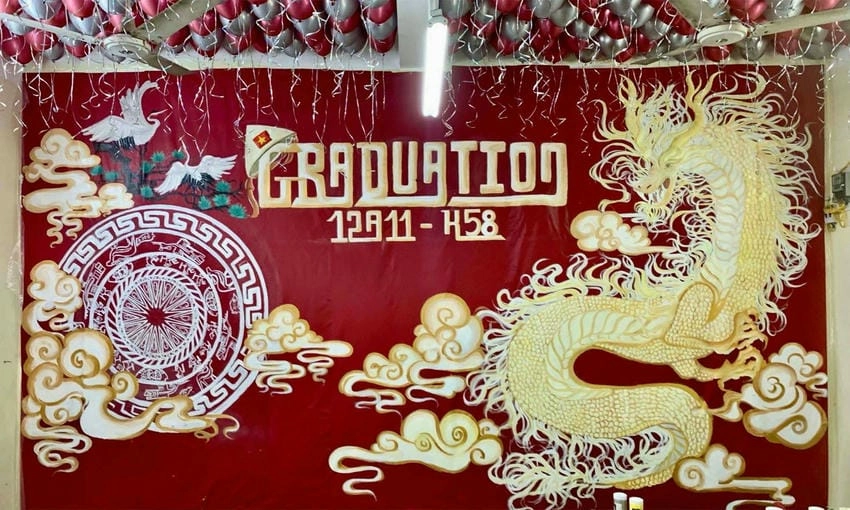 Background chụp kỷ yếu ngoài trời rực rỡ nắng vàng