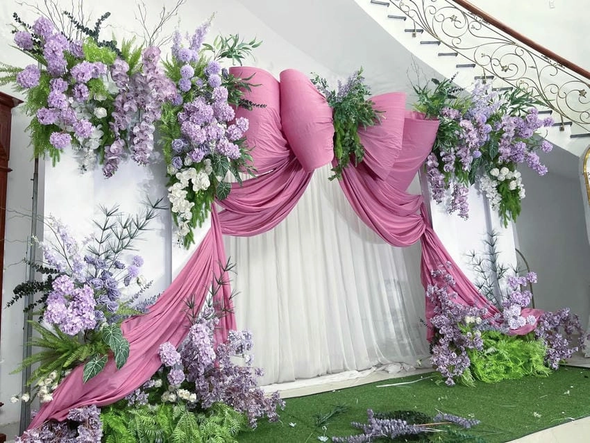 Background cổng cưới lung linh cho ngày hạnh phúc