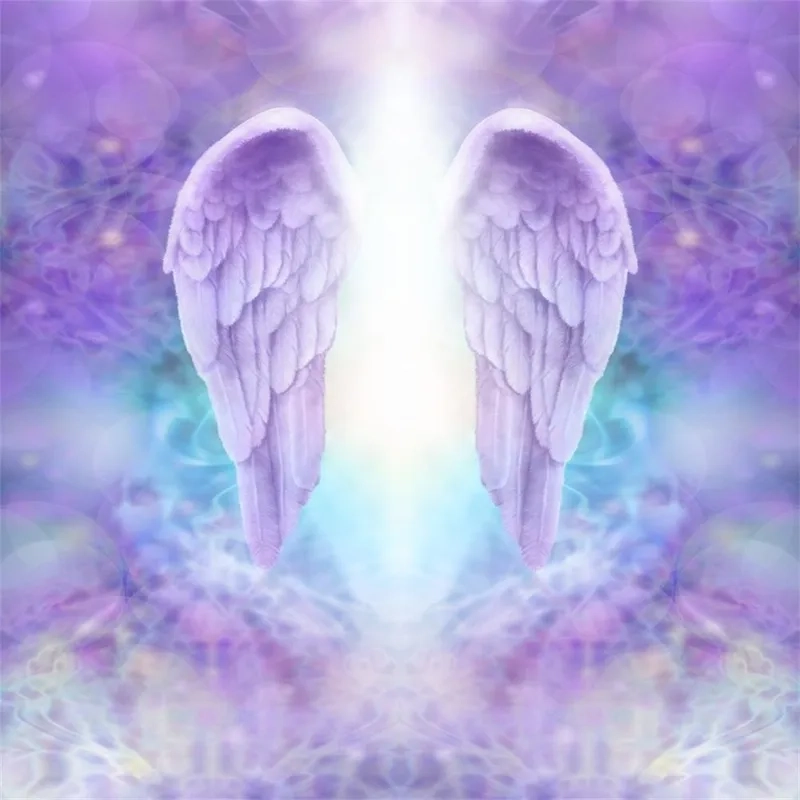 Trang trí lễ cưới lãng mạn bằng background đôi cánh thiên thần kịch bản