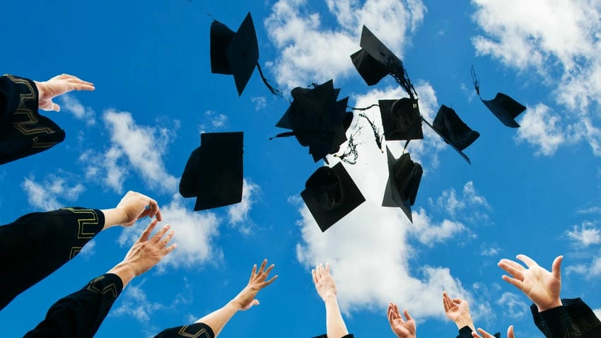 Background lễ tốt nghiệp cho sự kiện nổi bật và chuyên nghiệp