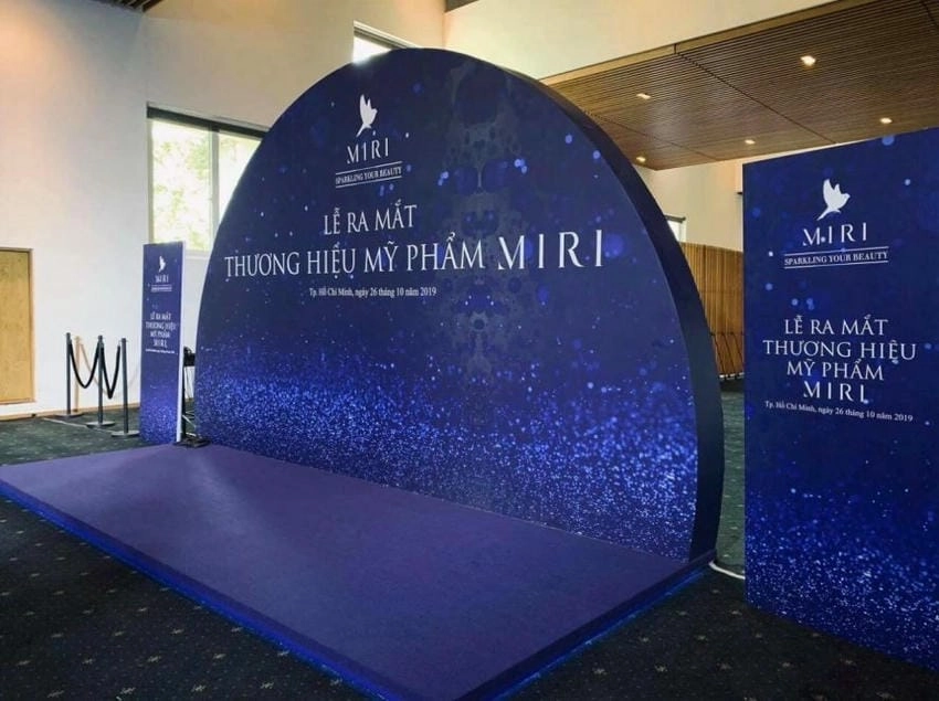 Background ra mắt sản phẩm đa năng phù hợp nhiều mục đích