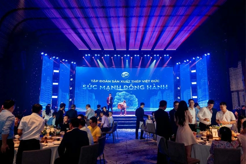 Background tri ân khách hàng ấn tượng ghi dấu tri ân