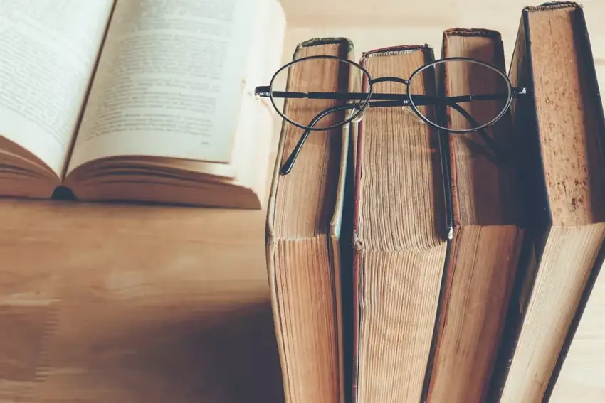 Background văn học sáng tạo truyền cảm hứng mới